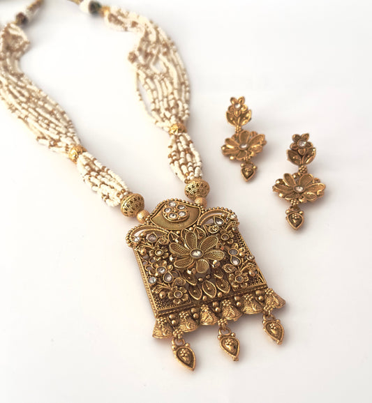 Rajnigandha Bloom - Traditional Indian Set