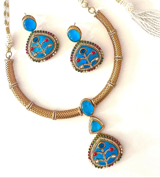 Fusion Edit - Neelika Hasli Necklace Set